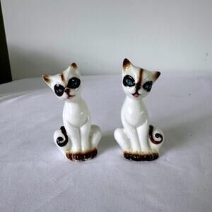 Vintage Siamese Cat Salt & Pepper shakers Set